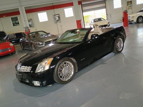 Used 2005 Cadillac XLR RWD image 1