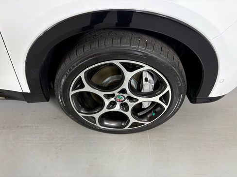 Used 2024 Alfa Romeo Tonale Ti image 13