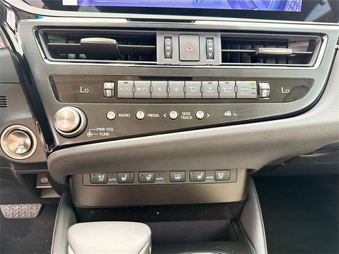 New 2025 Lexus ES 350 Ultra Luxury image 35