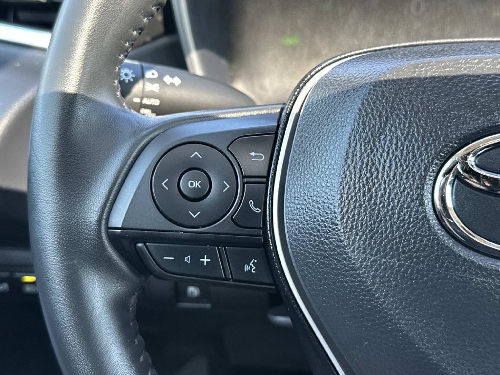 Used 2025 Toyota Corolla XLE FWD image 31