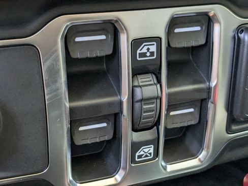 New 2026 Jeep Wrangler Unlimited Sahara AWD/4WD image 20