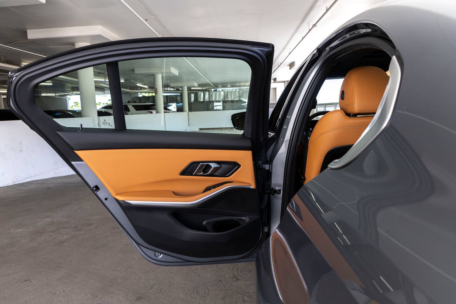 Certified 2024 BMW 330i Sedan w/ Convenience Package RWD image 19