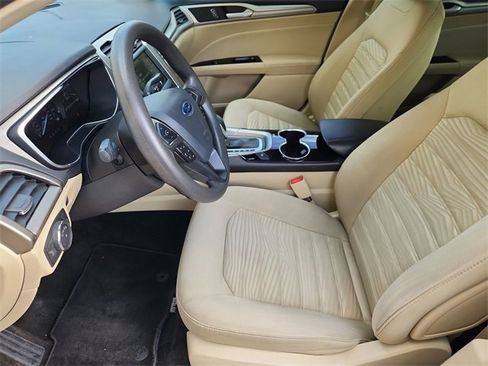 Used 2016 Ford Fusion SE image 17