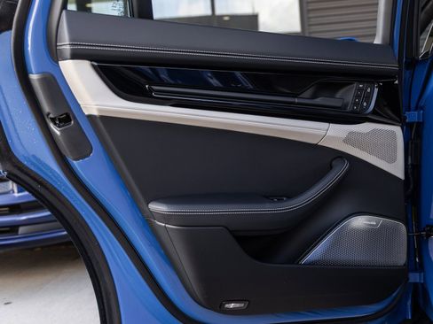 Used 2025 Porsche Panamera GTS image 37