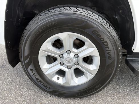 Certified 2024 Toyota 4Runner SR5 RWD image 28
