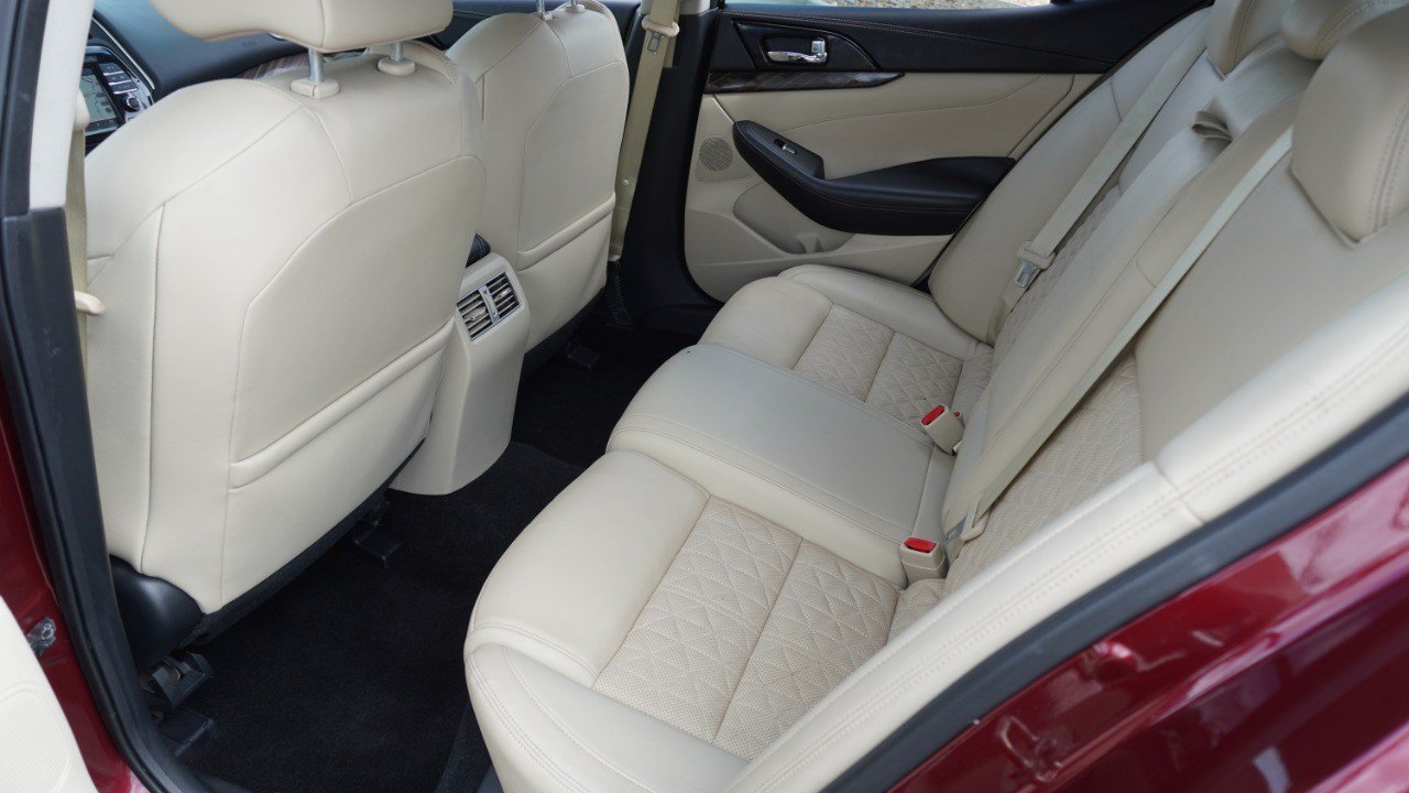 Used 2016 Nissan Maxima Platinum FWD image 31