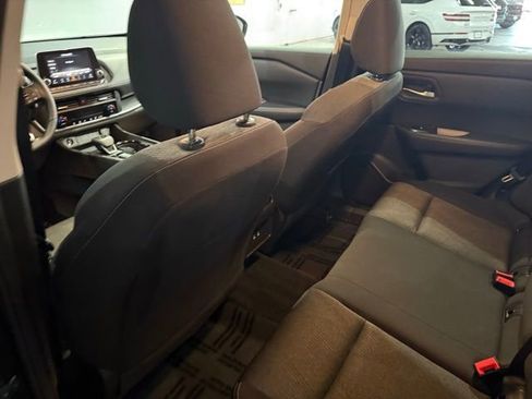 Certified 2025 Nissan Rogue SV image 30