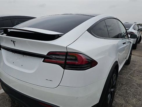 Used 2022 Tesla Model X Plaid image 10