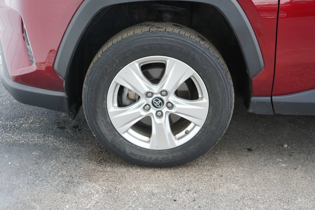 Used 2019 Toyota RAV4 XLE w/ Convenience Package AWD/4WD image 6