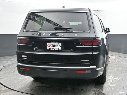 Used 2022 Jeep Wagoneer Series II image 10