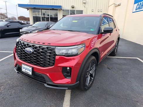 New 2026 Ford Explorer ST-Line w/ ST-Line Street Pack image 3