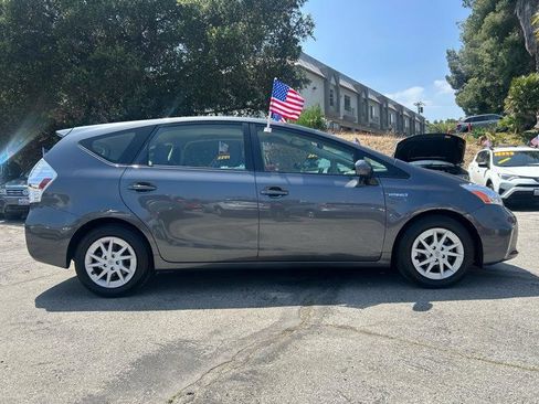 Used 2012 Toyota Prius V Two FWD image 3