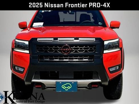 Used 2025 Nissan Frontier PRO-4X w/ Pro Convenience Package AWD/4WD image 2