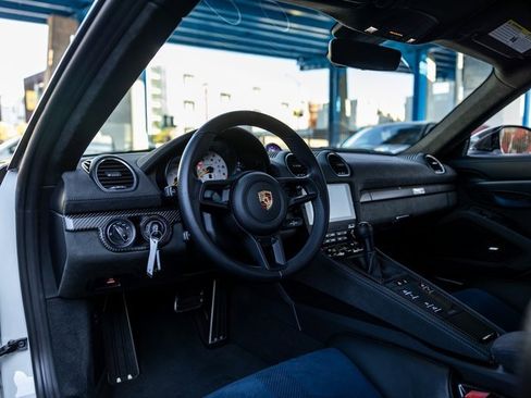 Used 2025 Porsche 718 Cayman GT4 RS w/ Weissach Package image 4
