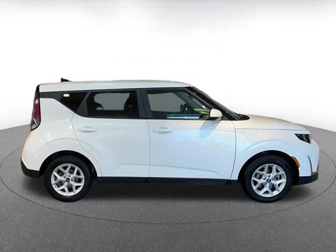 Used 2025 Kia Soul LX w/ LX Technology Package image 16