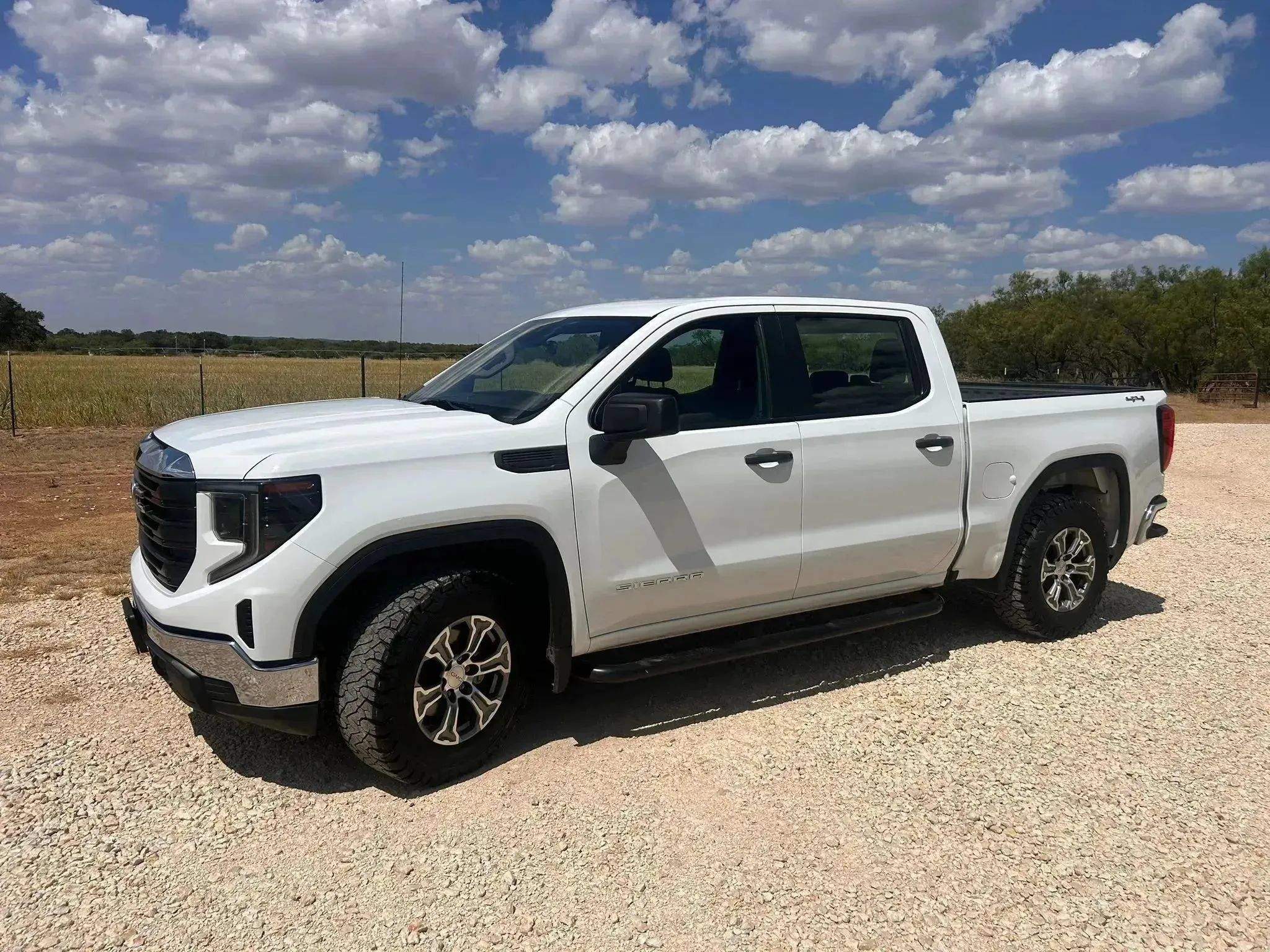Used 2022 GMC Sierra 1500 Pro w/ Trailering Package AWD/4WD image 1