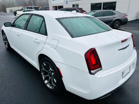 Used 2018 Chrysler 300 Touring w/ Sport Appearance Package image 3