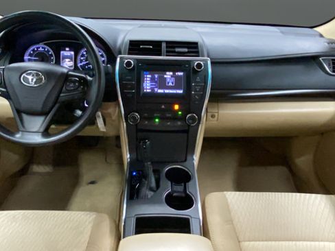 Used 2016 Toyota Camry LE FWD image 11