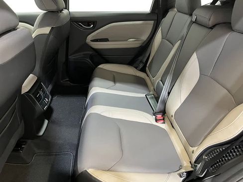 Certified 2025 Subaru Forester Limited image 23