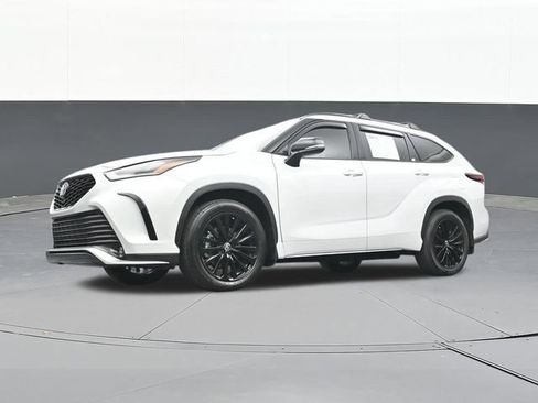 Used 2025 Toyota Highlander XSE AWD/4WD image 59