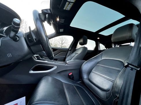 Used 2019 Jaguar F-PACE Prestige image 42