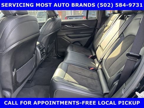 Used 2024 Jeep Grand Cherokee Altitude image 12