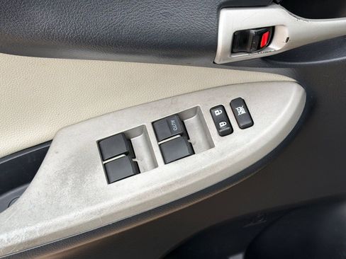 Used 2013 Toyota Corolla LE image 13