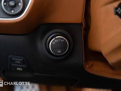 Used 2016 Ferrari California T image 27