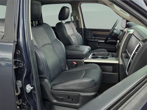 Used 2017 RAM 1500 Laramie AWD/4WD image 19