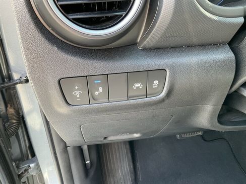 Used 2019 Hyundai Kona SEL AWD/4WD image 18