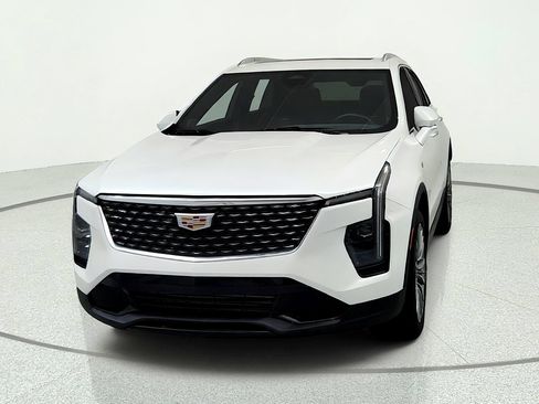 Used 2024 Cadillac XT4 Premium Luxury AWD/4WD image 8