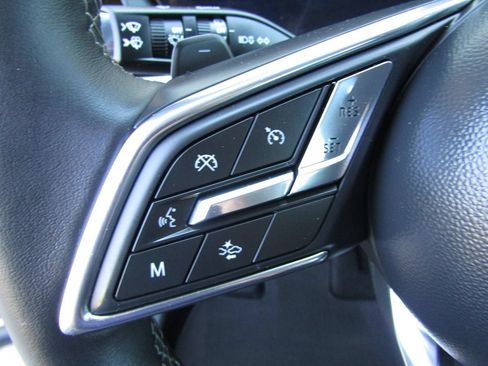 Used 2025 Buick Envision Preferred AWD/4WD image 9