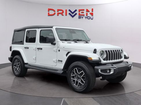 Certified 2026 Jeep Wrangler Unlimited Sahara AWD/4WD image 6