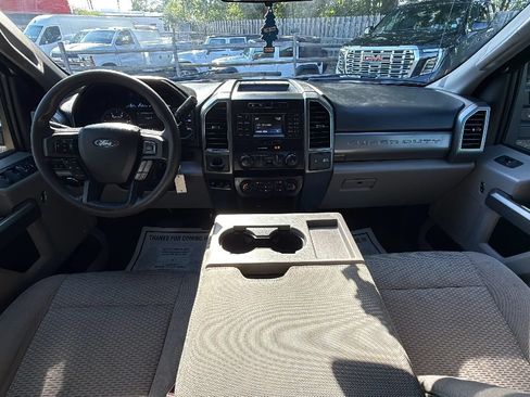 Used 2019 Ford F550 4x4 Crew Cab Super Duty w/ XLT Value Package image 37
