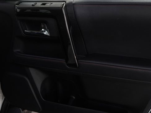 Used 2020 Toyota 4Runner TRD Off-Road image 9