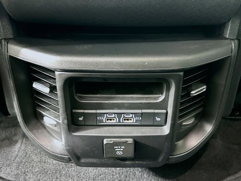Used 2025 RAM 1500 Laramie image 27