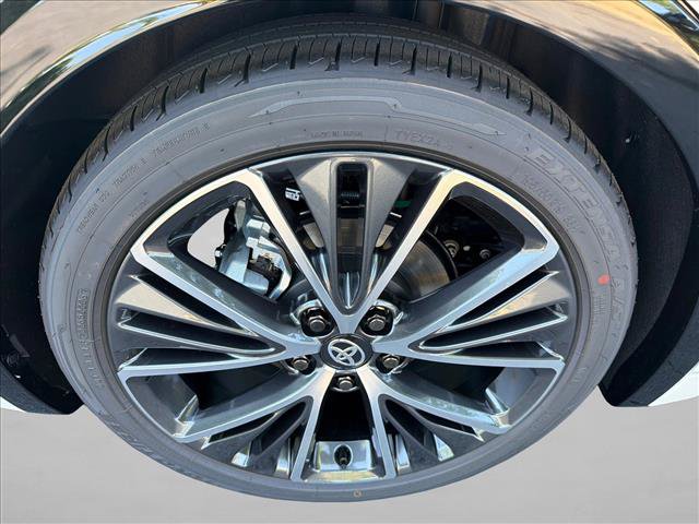 New 2027 Toyota Prius Limited w/ Limited Premium Package FWD image 17