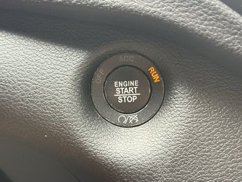 Used 2020 Jeep Cherokee Latitude Plus FWD image 20