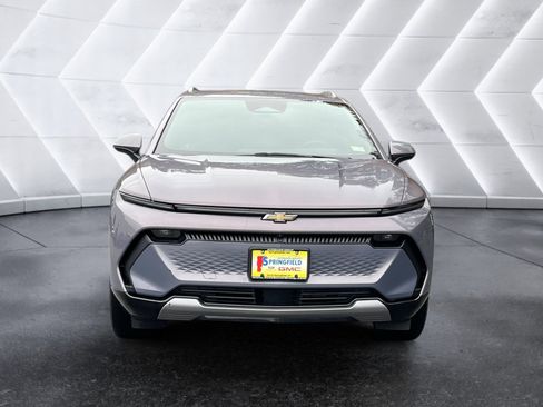 Certified 2025 Chevrolet Equinox EV LT w/ Convenience Package image 9