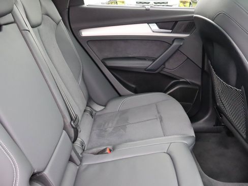 Used 2025 Audi Q5 e Prestige image 14