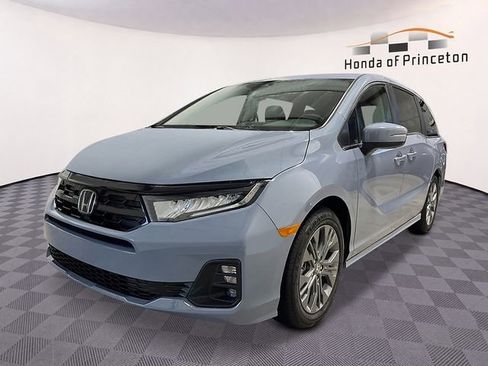 New 2026 Honda Odyssey Touring image 7