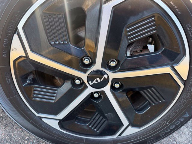 Used 2023 Kia Niro LX FWD image 12