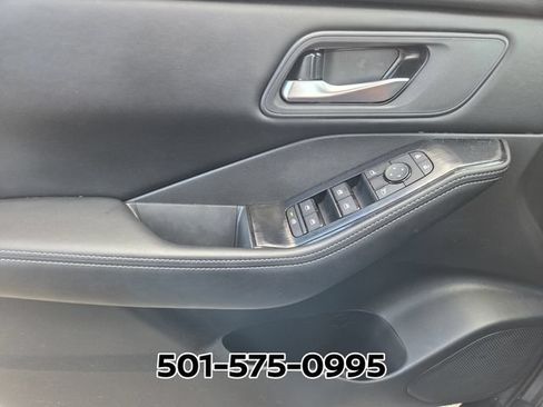 Used 2026 Nissan Rogue SV FWD image 31