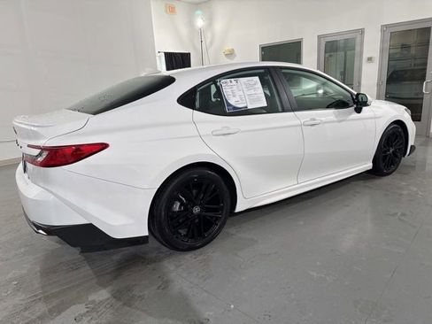Used 2025 Toyota Camry SE image 16