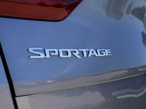 Used 2022 Kia Sportage LX FWD image 7