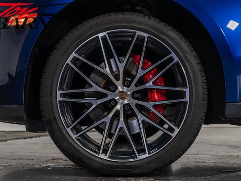 Used 2022 Porsche Macan S image 16