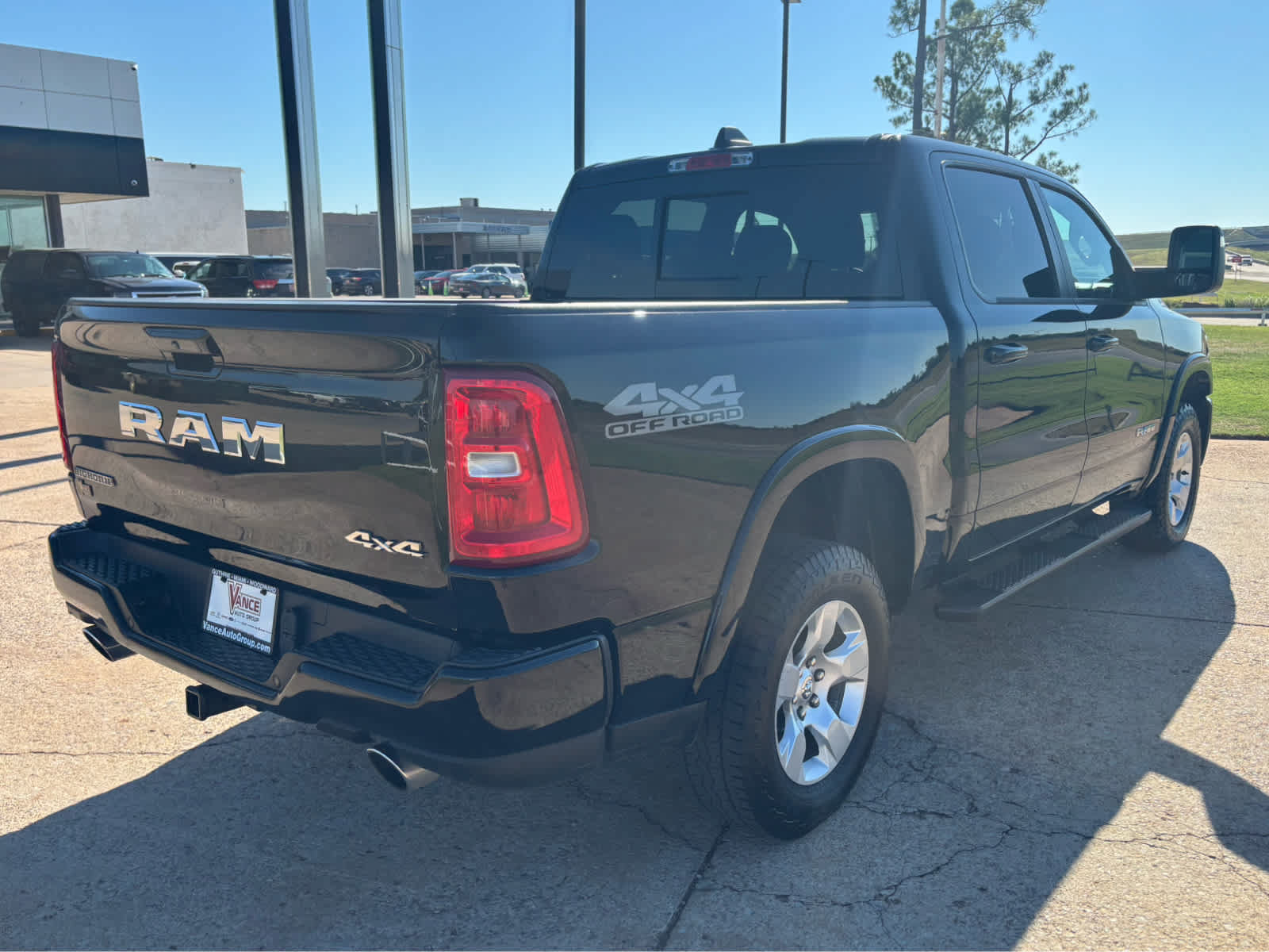 Used 2025 RAM 1500 Big Horn AWD/4WD image 7