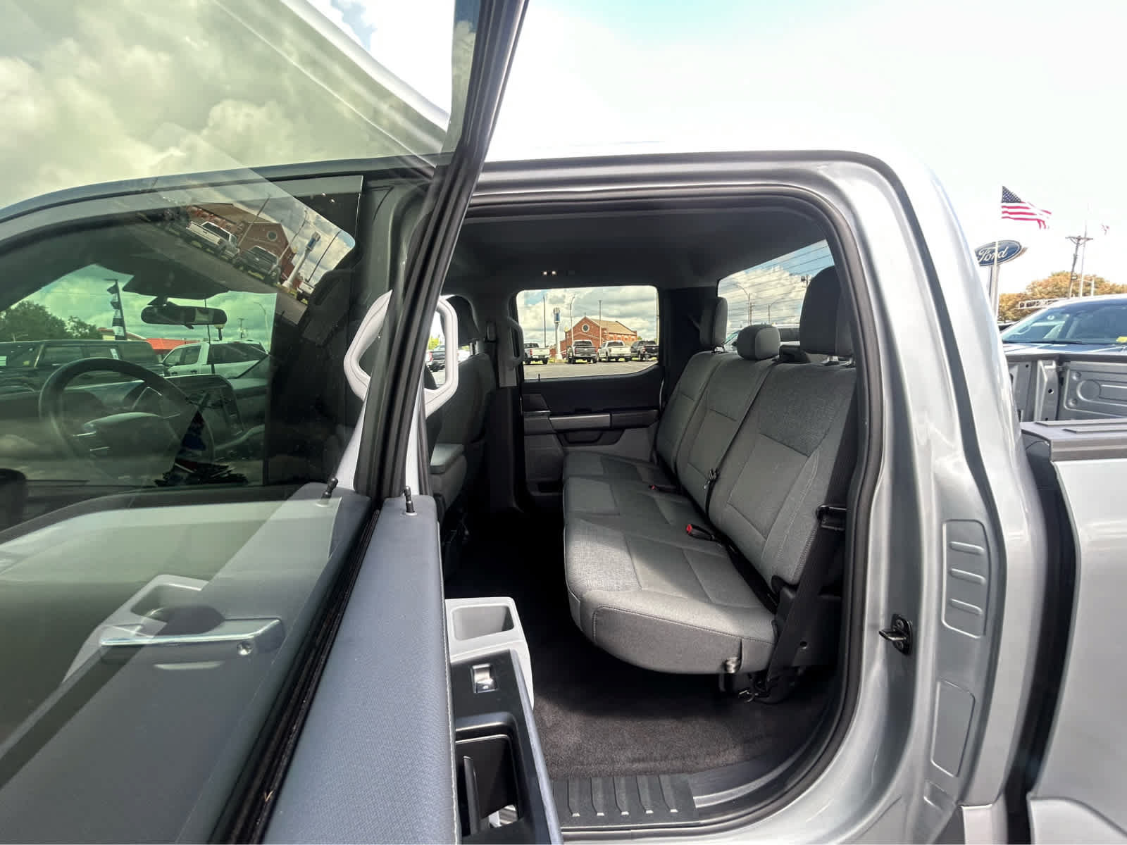 Used 2025 Ford F150 XLT w/ Equipment Group 301A Standard AWD/4WD image 9