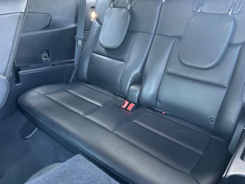 Used 2022 Ford Explorer XLT w/ Equipment Group 202A RWD image 15