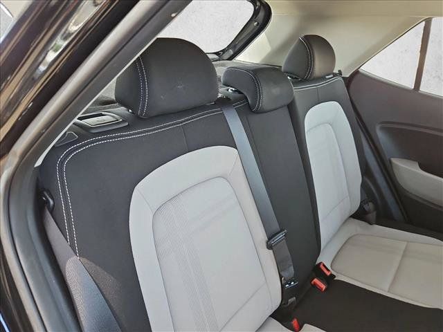 Used 2023 Hyundai Venue SEL FWD image 16